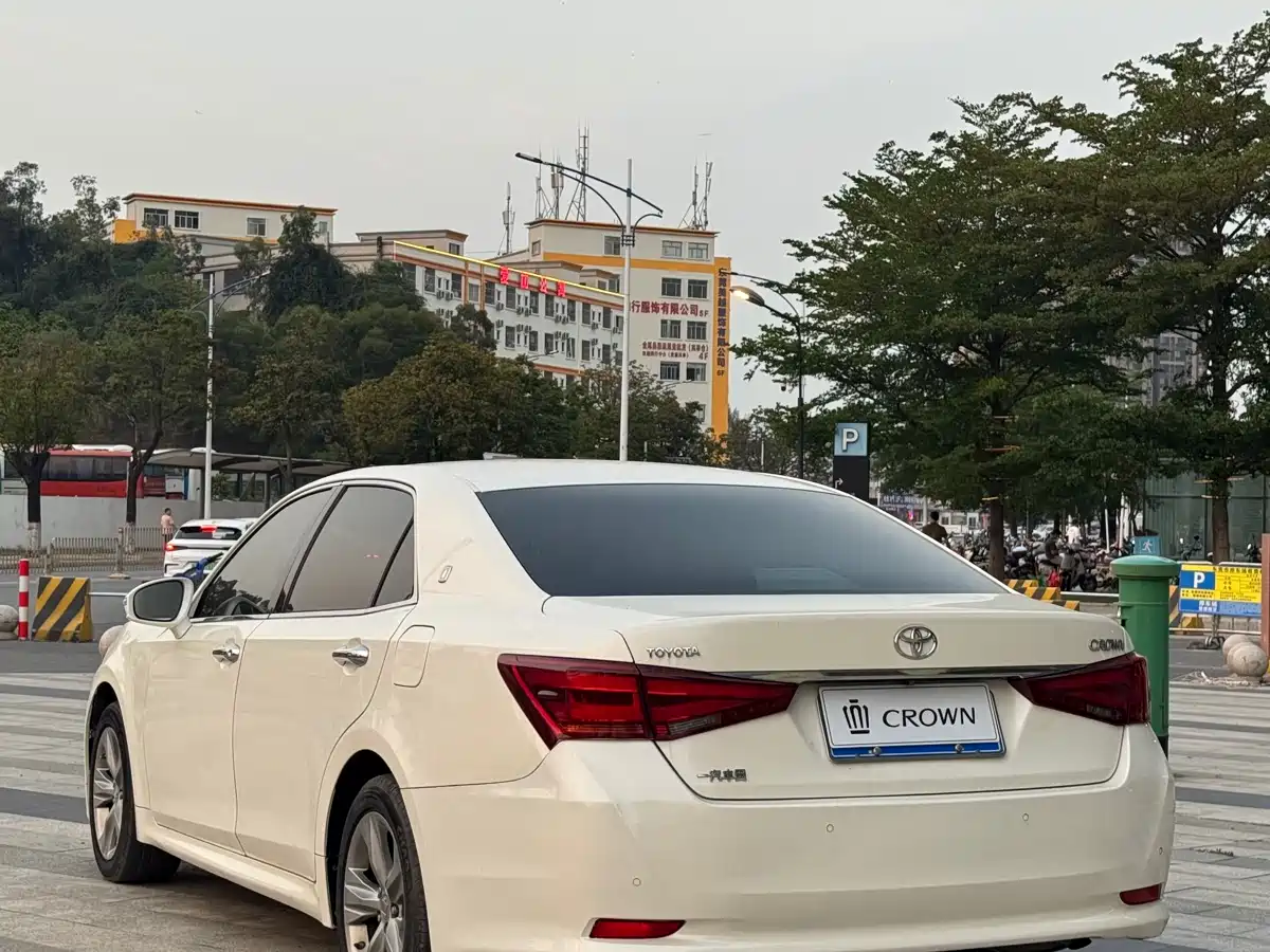 Toyota Crown 2015 2.5L Smart Edition фото 8