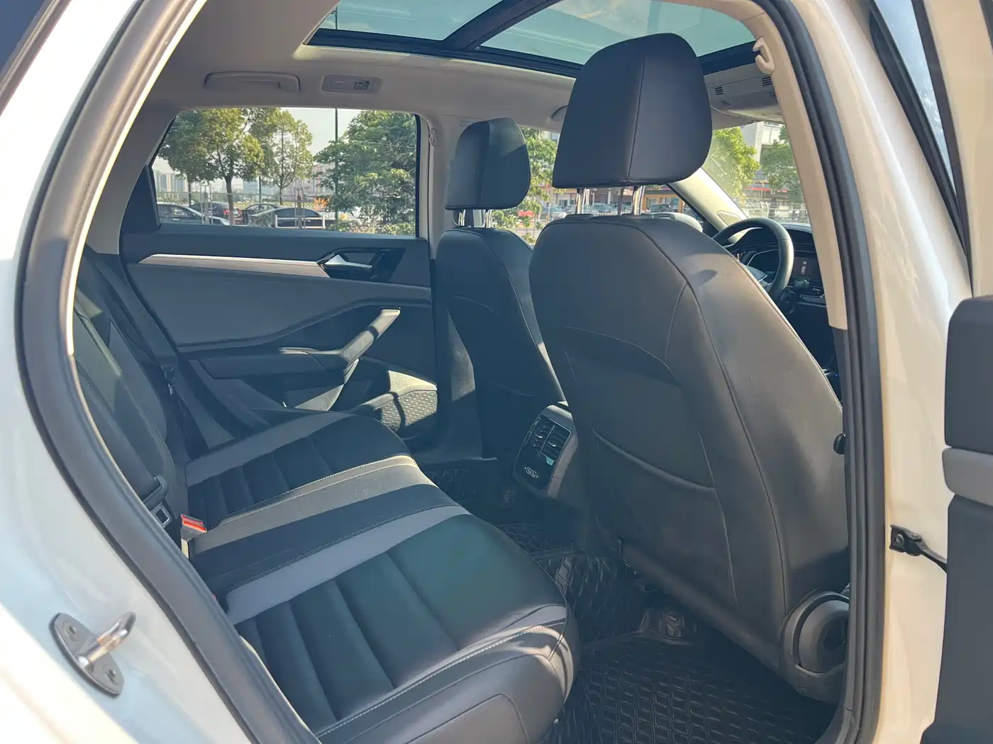 Volkswagen Sagitar 2022 280TSI DSG Excellence Edition фото 10