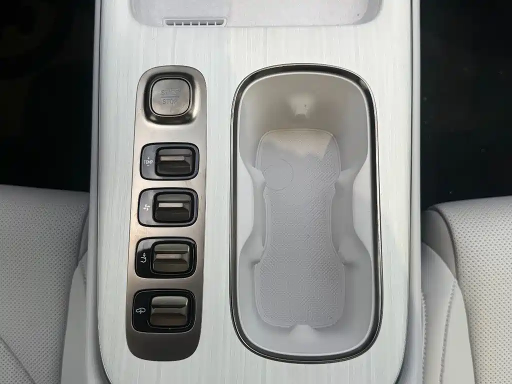 Xiaomi Auto Xiaomi SU7 2024 AWD Extended Range Advanced Smart Driving Max Edition фото 9