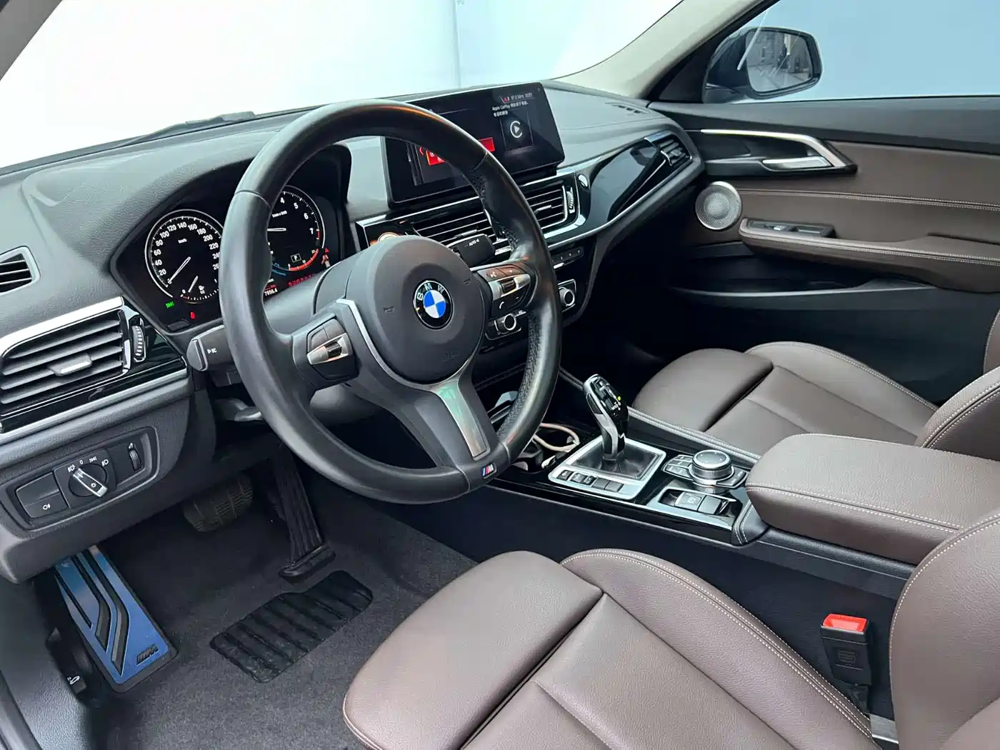BMW 1 Series 2022 120i M Sport Shadow Edition фото 6