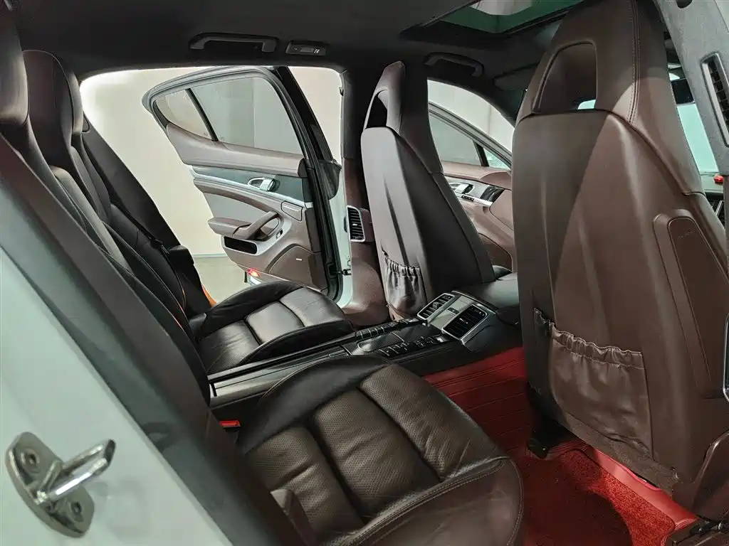 Porsche Panamera 2014 Panamera 4 3.0T фото 9