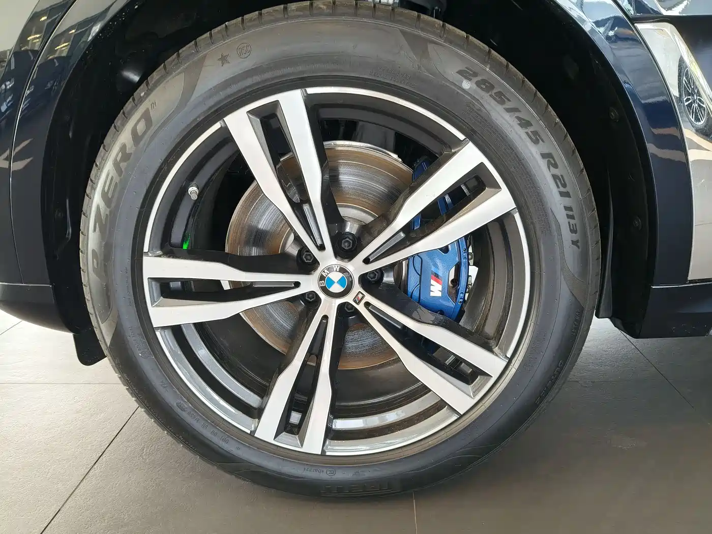 BMW X7 2024 xDrive40i Exclusive M Sport Package фото 17