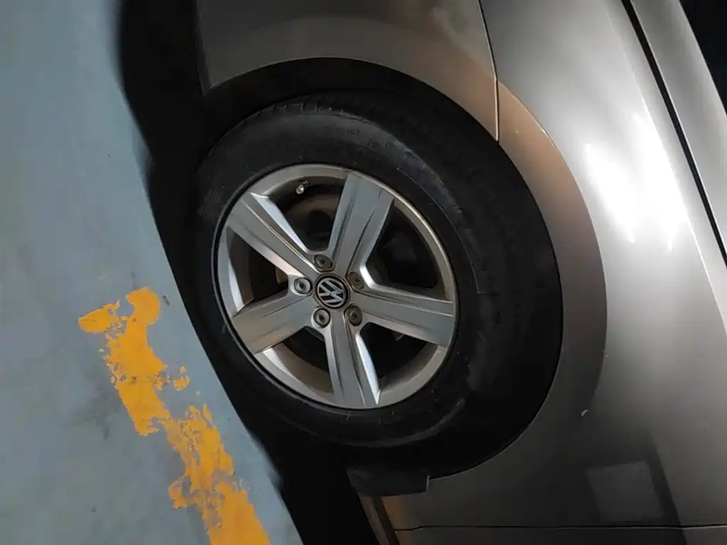 Volkswagen Golf 2014 1.6L Automatic Comfort фото 23