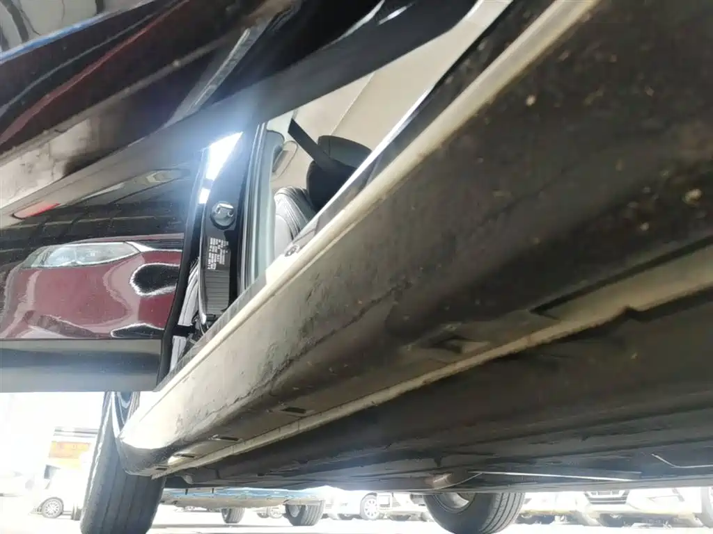 Hongqi H5 2023 1.5T DCT Smart Connect Flag Rhythm фото 21