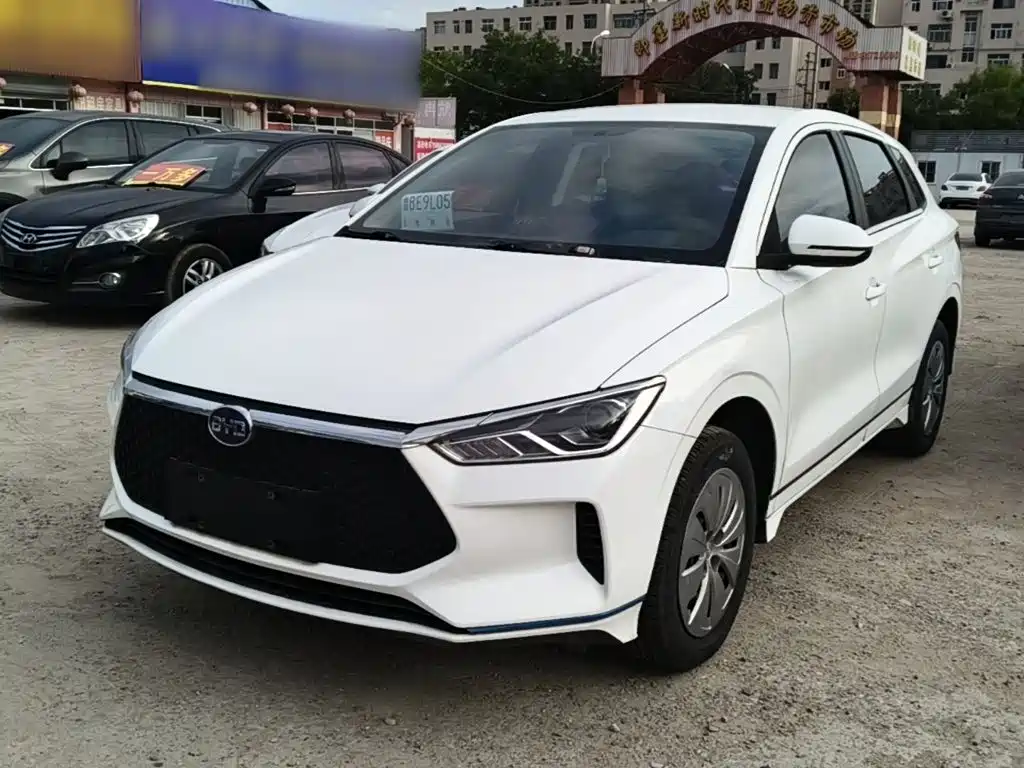 Фото 2 - BYD e2