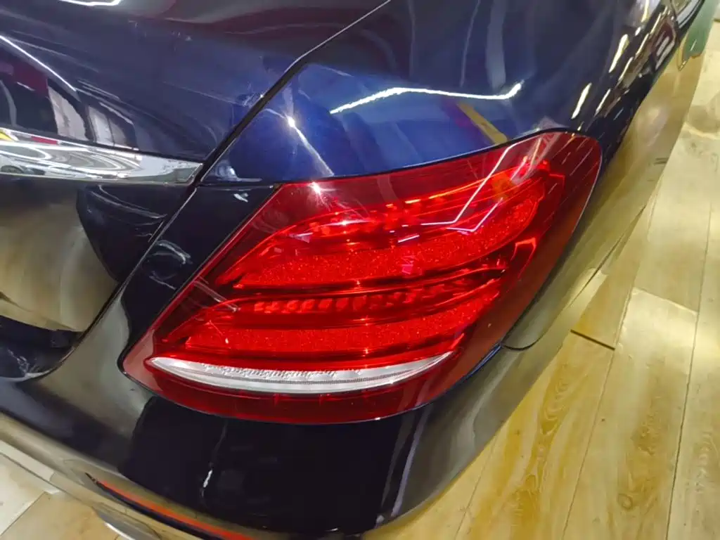 Photo 8 - Mercedes-Benz E-Class