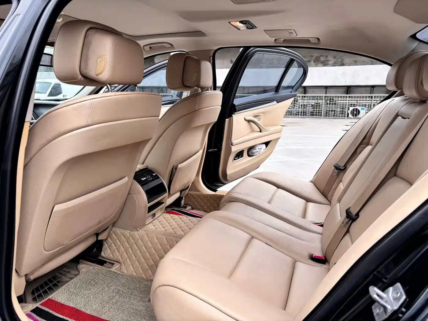 BMW 5 Series 2012 520Li Elegance фото 6