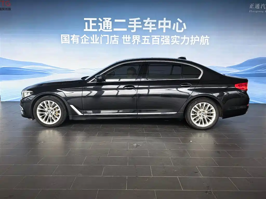 Photo 18 - BMW 5 Series