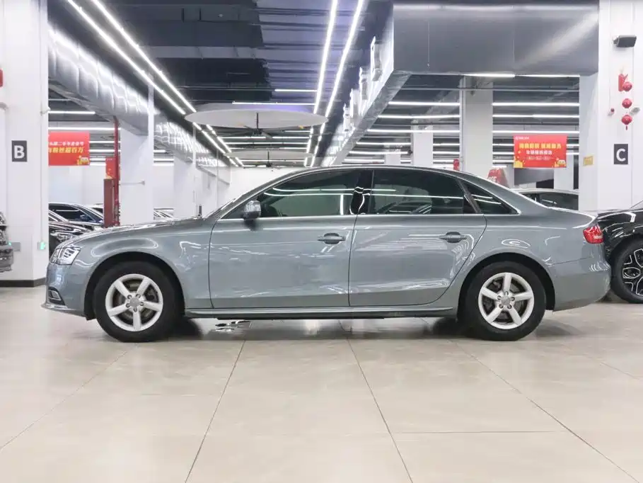 Photo 3 - Audi A4L