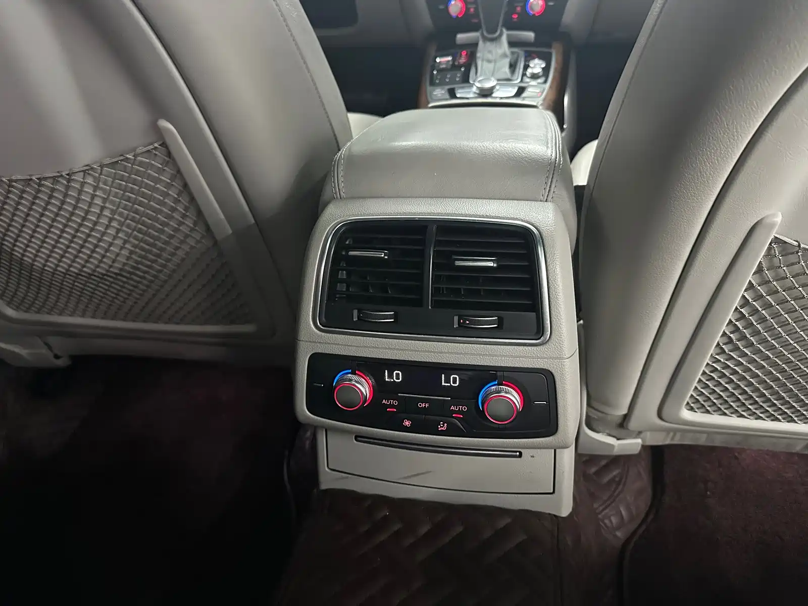 Photo 7 - Audi A6L