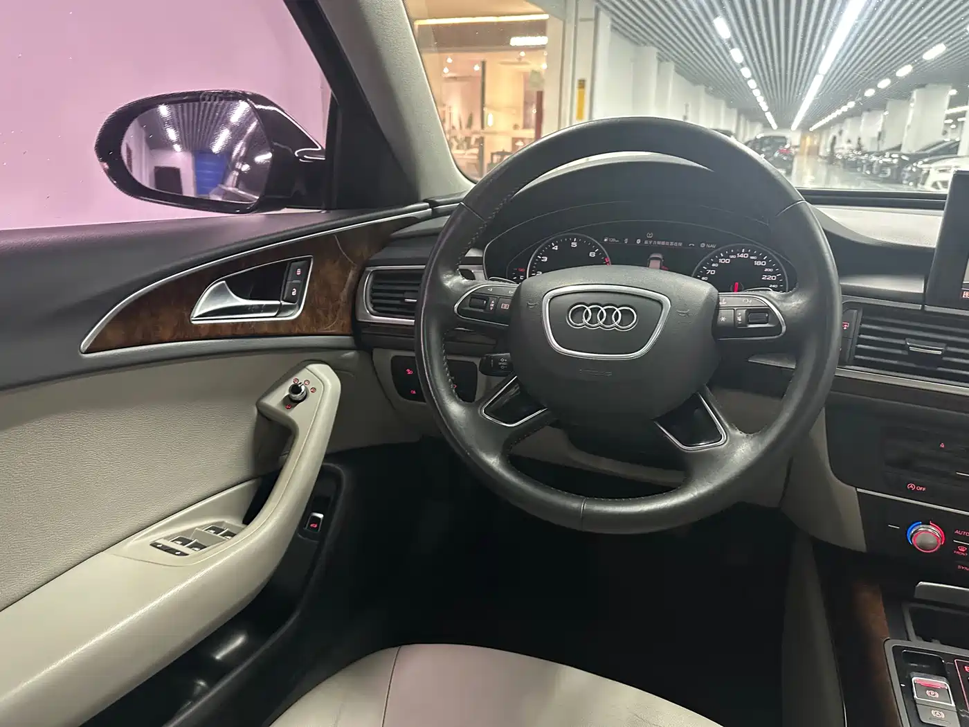 Фото 11 - Audi A6L