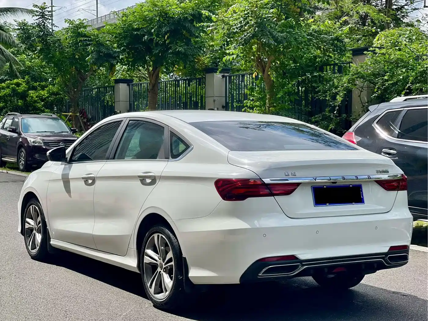 Фото 7 - Geely Binrui