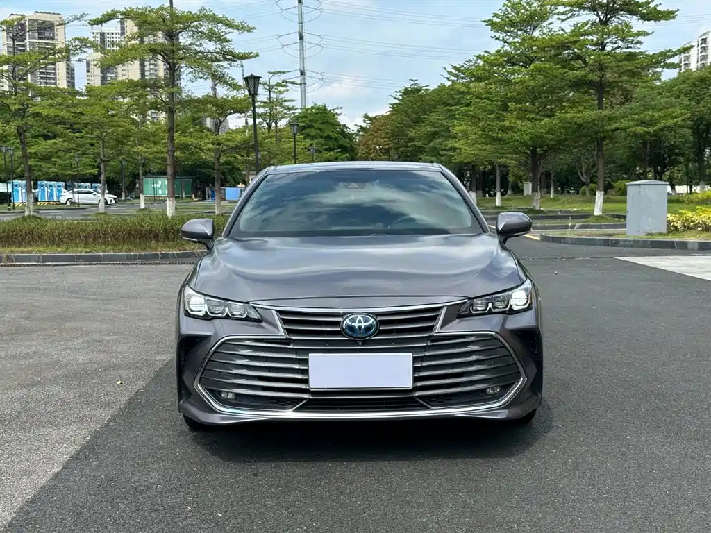 Toyota Avalon 2019 Hybrid 2.5L XLE Premium Edition China VI фото 2