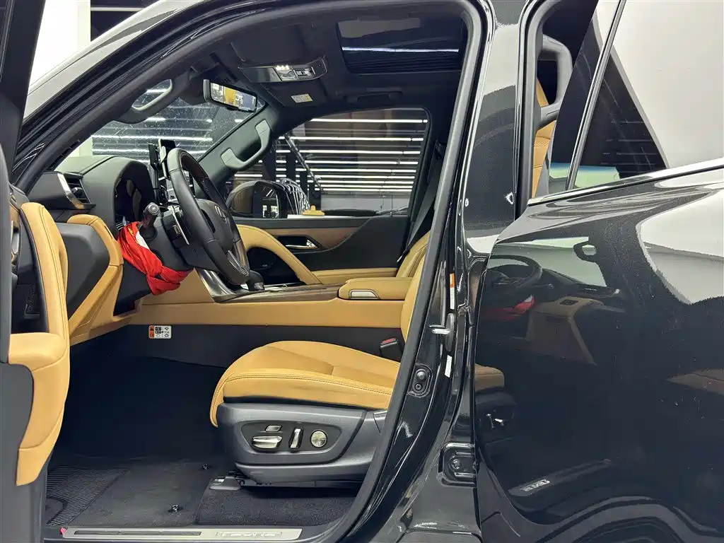 Lexus LX 2025 700h Boundary Edition фото 6