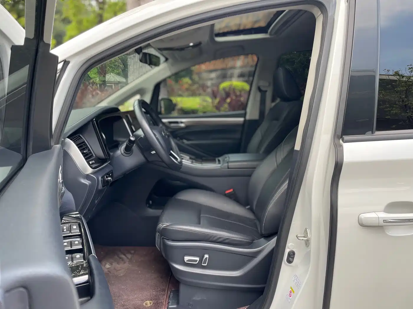 صورة 5 - GAC Trumpchi M8
