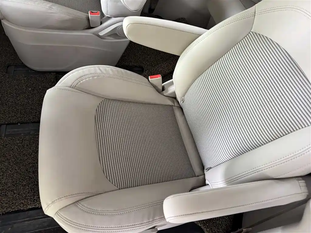 SAIC Maxus Maxus G10 2016 2.0T Automatic Elite фото 6