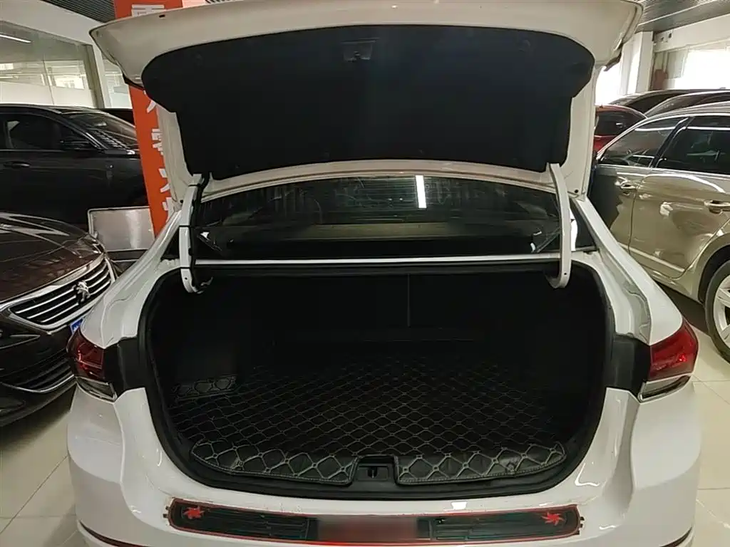 Buick Excelle 2019 15T DCT Connected Elite Type China VI фото 19