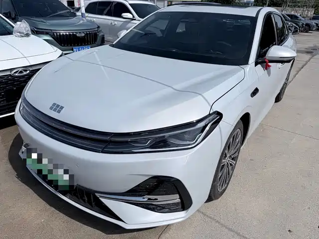 Geely Galaxy Galaxy A7 2025