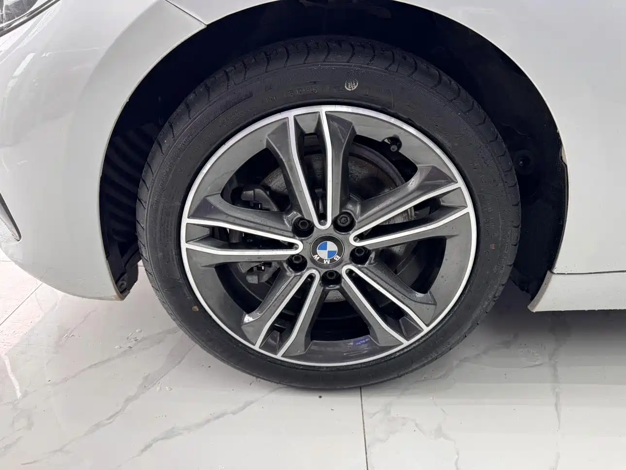 BMW 1 Series 2018 118i Sport Edition фото 30