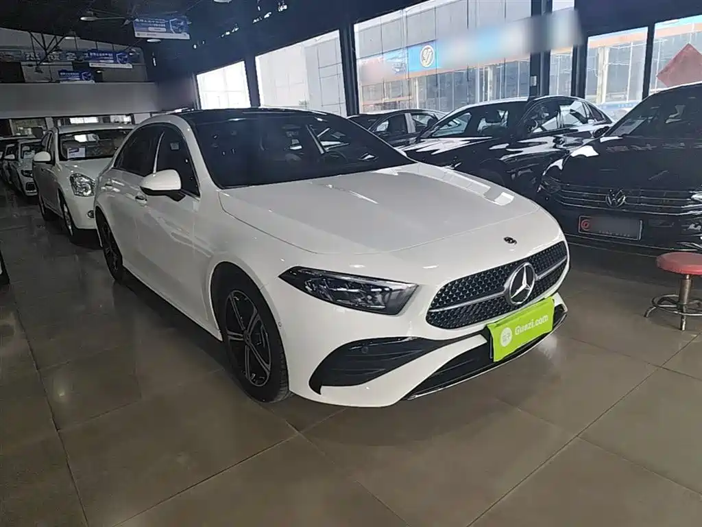 Mercedes-Benz A-Class 2023 A 200 L Fashion фото 4