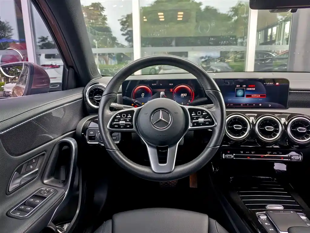Mercedes-Benz A-Class 2020 Facelift A 200 L Sport Sedan Dynamic фото 17