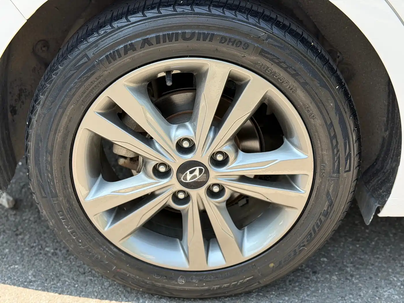 Hyundai Elantra 2016 1.4T DCT Dynamic·Elite Edition фото 23