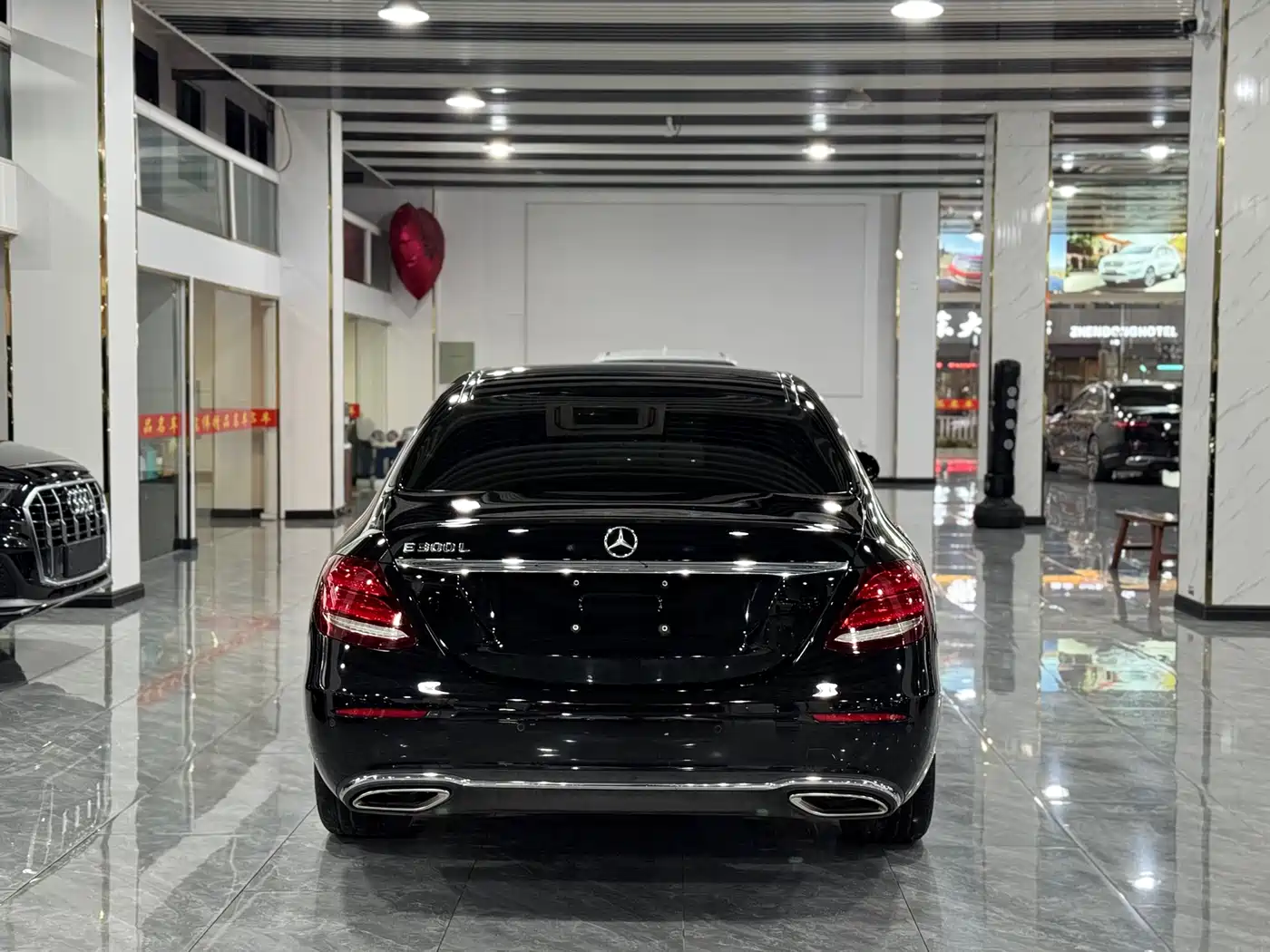 Mercedes-Benz E-Class 2019 E 300 L Fashion фото 14