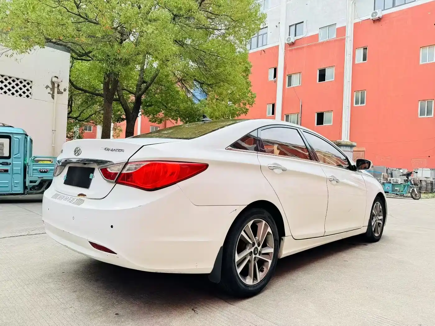 Hyundai Sonata 2011 2.0L Auto Premium Edition фото 6