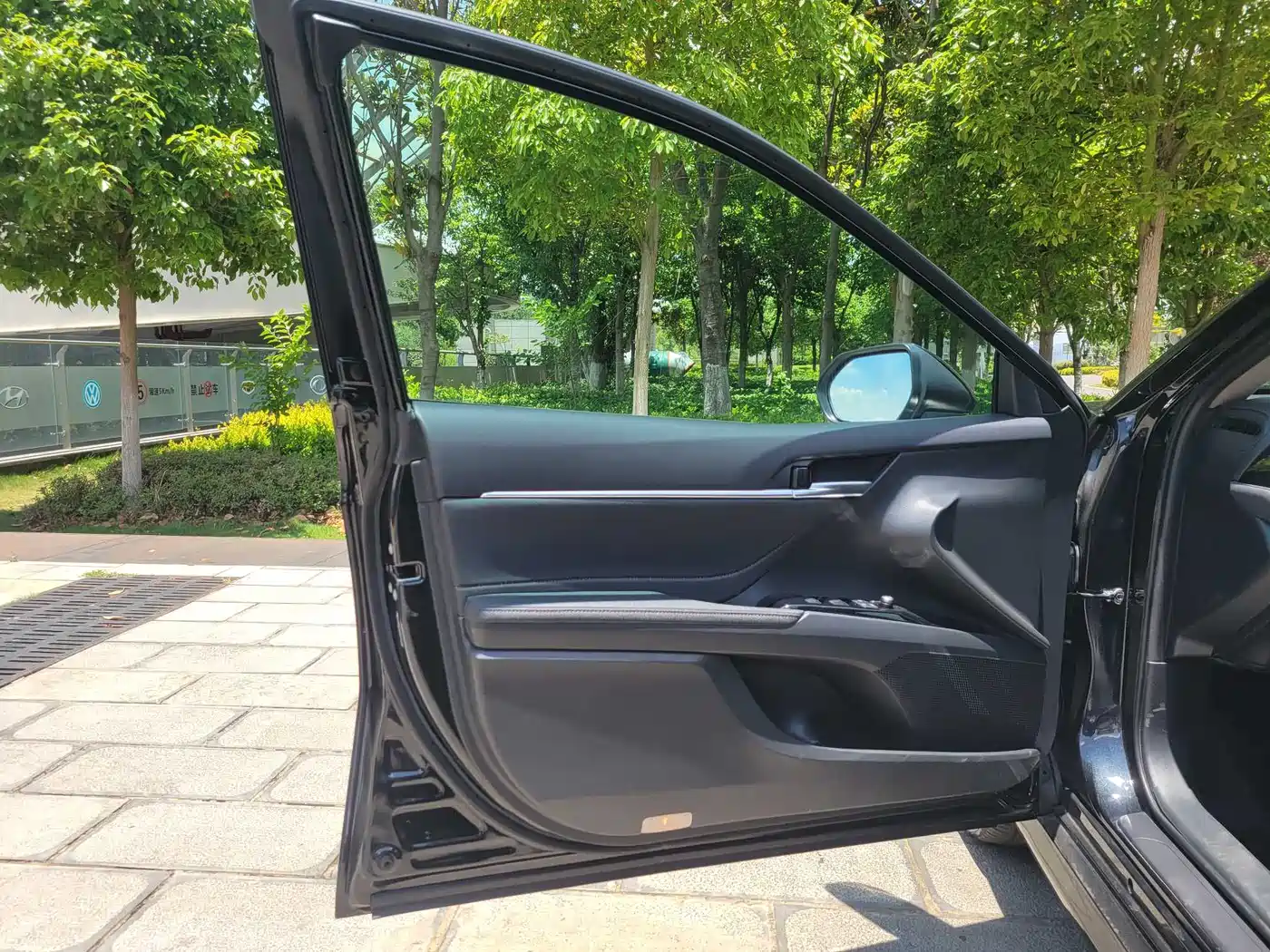 Toyota Camry 2023 2.0G Luxury Edition фото 14