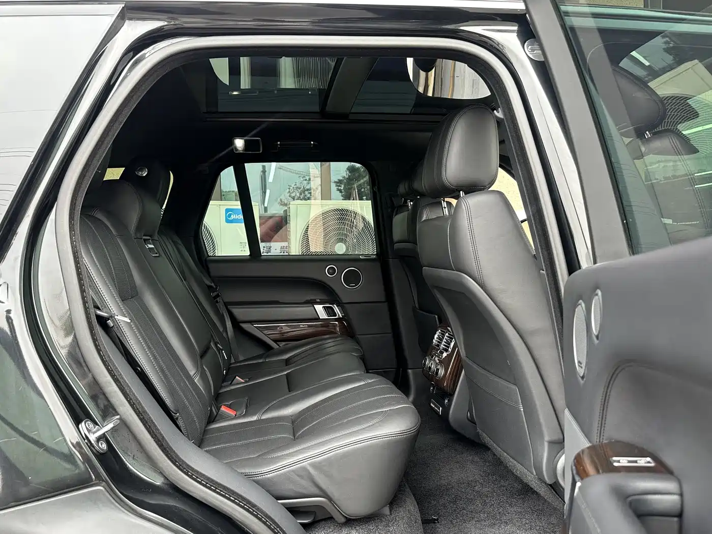 Land Rover Range Rover 2015 3.0 TDV6 Vogue фото 9