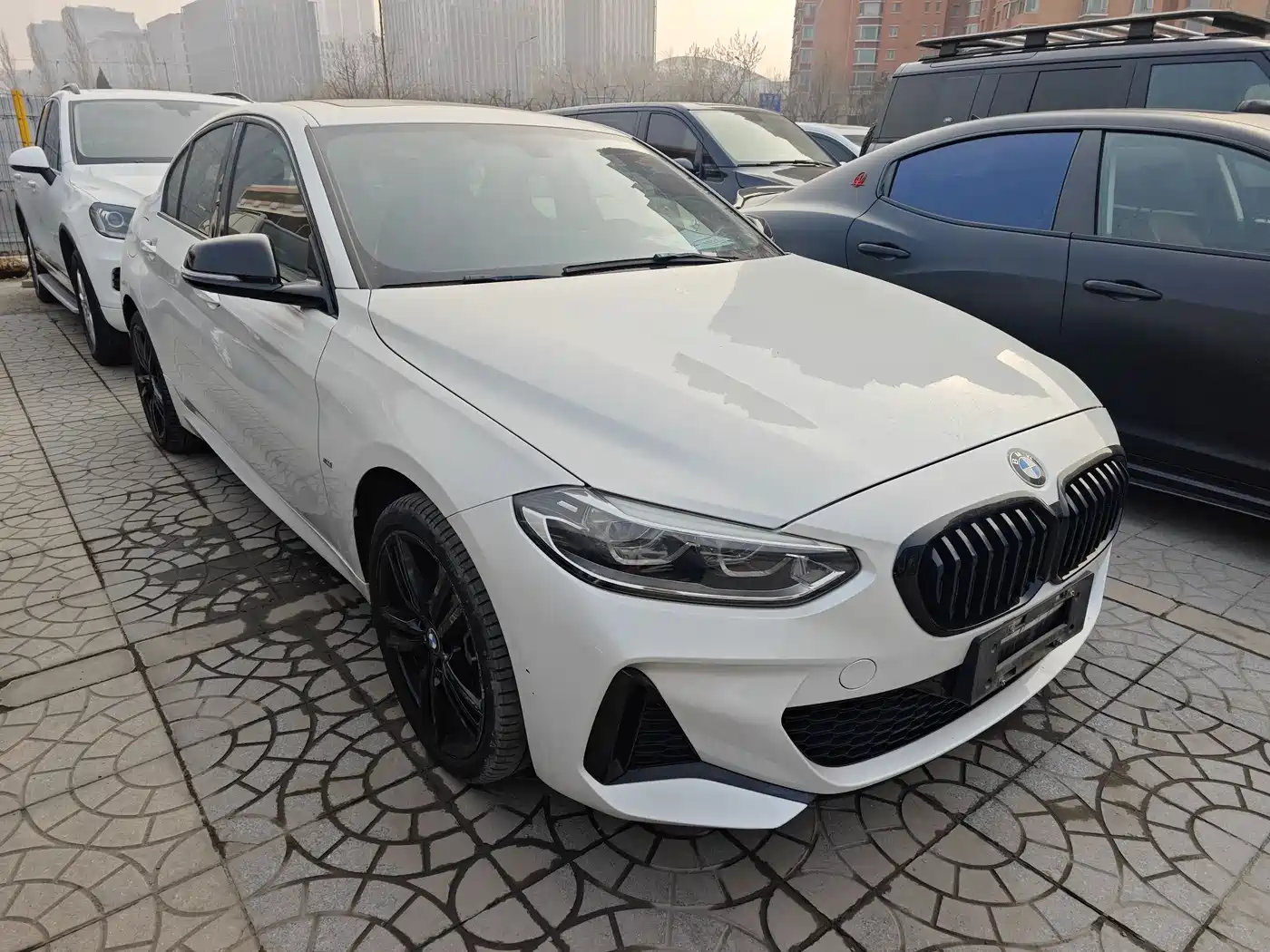 BMW 1 SERIES