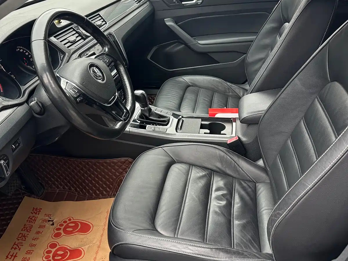 Volkswagen Passat 2016 330TSI DSG Honor Edition фото 6