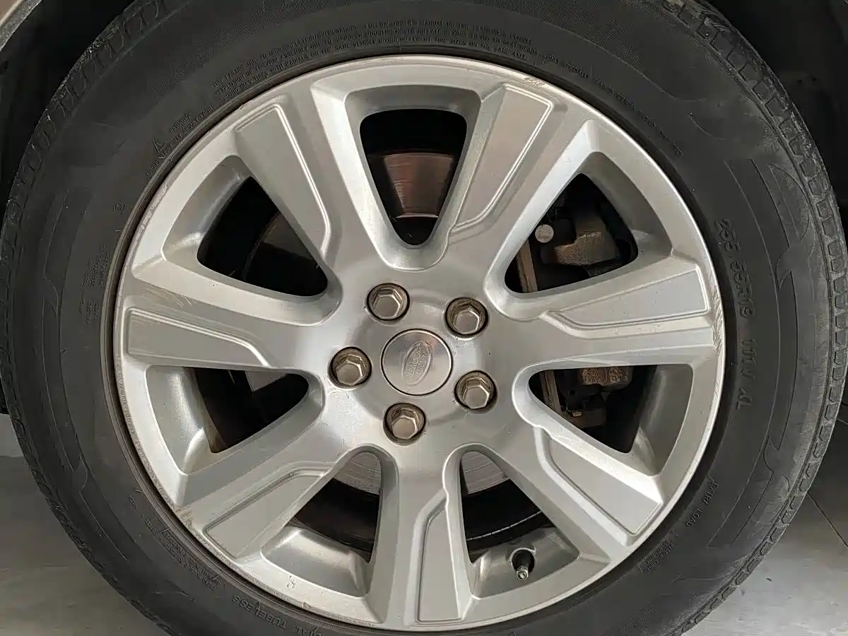 Land Rover Discovery 2014 3.0 SDV6 HSE Diesel фото 12