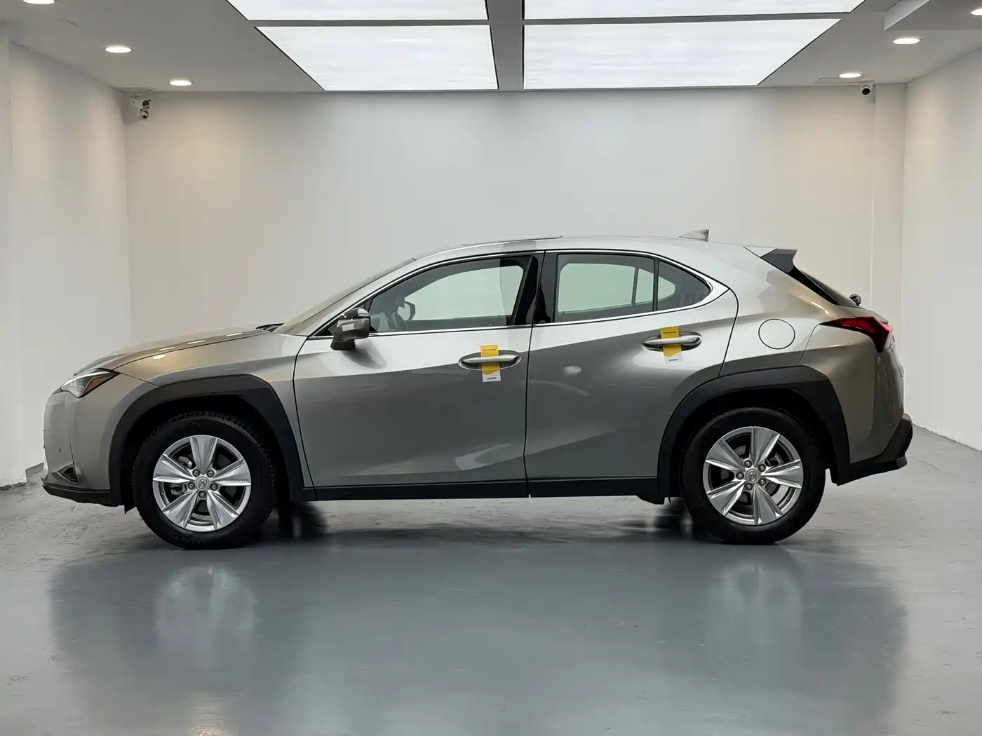 Lexus UX 2021 2020 260h Explore Fun Edition