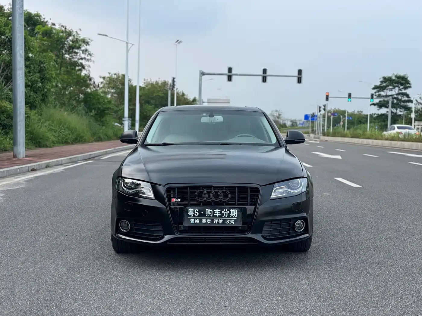 Audi A4L 2010 2.0 TFSI Comfort фото 2