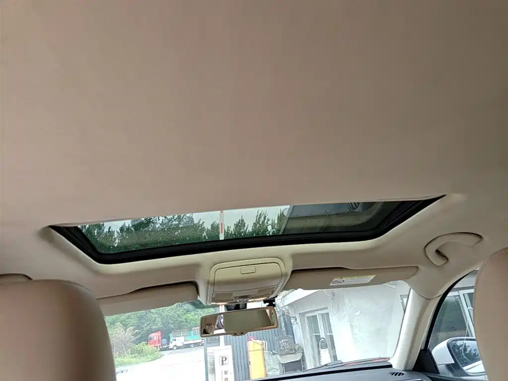 Volkswagen Passat 2014 1.8TSI DSG Executive Edition фото 18
