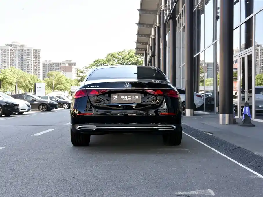 Mercedes-Benz E-Class 2026 2026 E 300 L Luxury