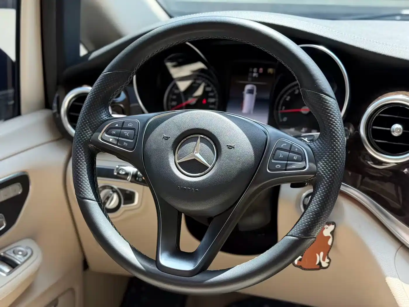 Mercedes-Benz V-Class 2018 V 260 L Premium Long Wheelbase Edition China VI фото 7