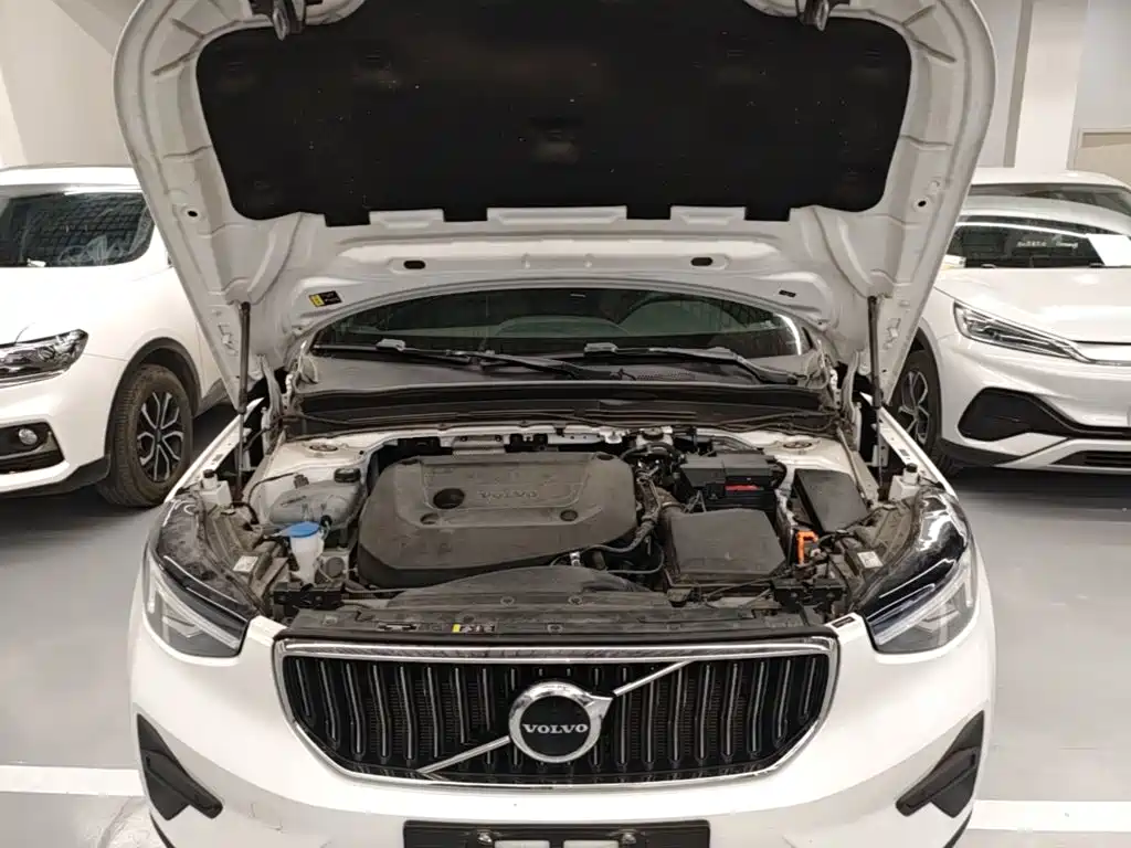 Фото 20 - Volvo XC40