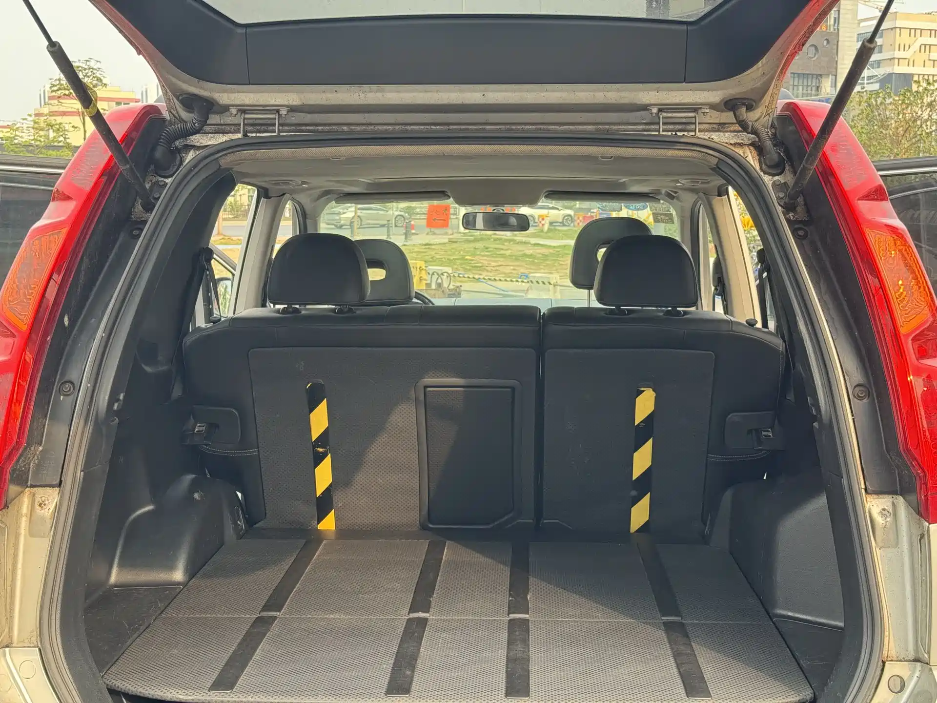 Фото 33 - Nissan X-Trail