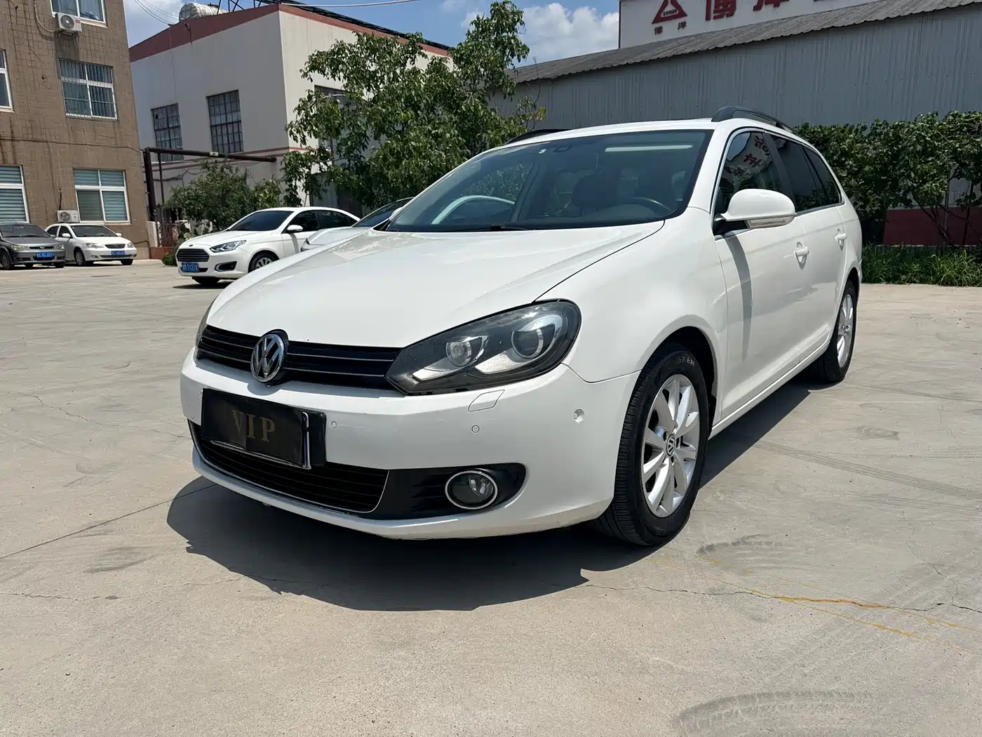Photo 1 - Volkswagen Golf (Import)