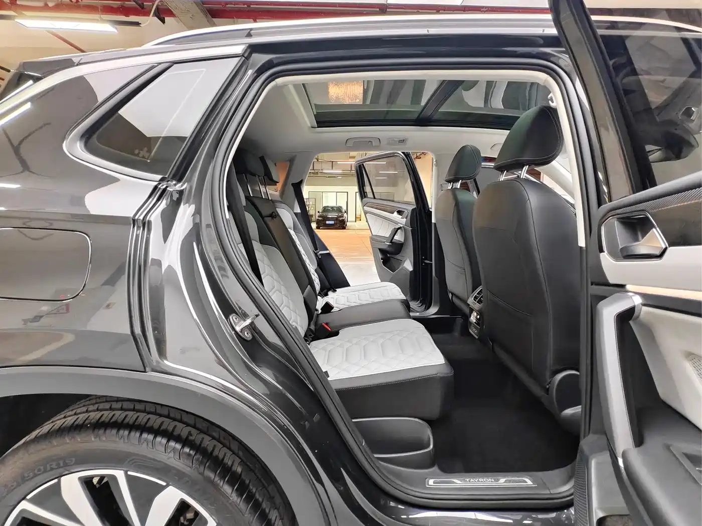 Volkswagen Tayron 2023 280TSI 2WD Luxury Plus Advanced Edition фото 9
