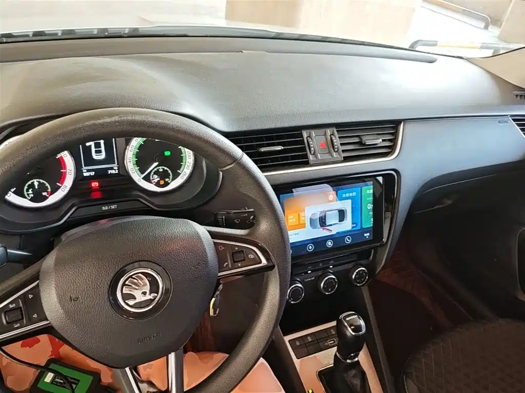 Škoda Octavia 2019 1.5L Automatic Smart Luxury China VI фото 10