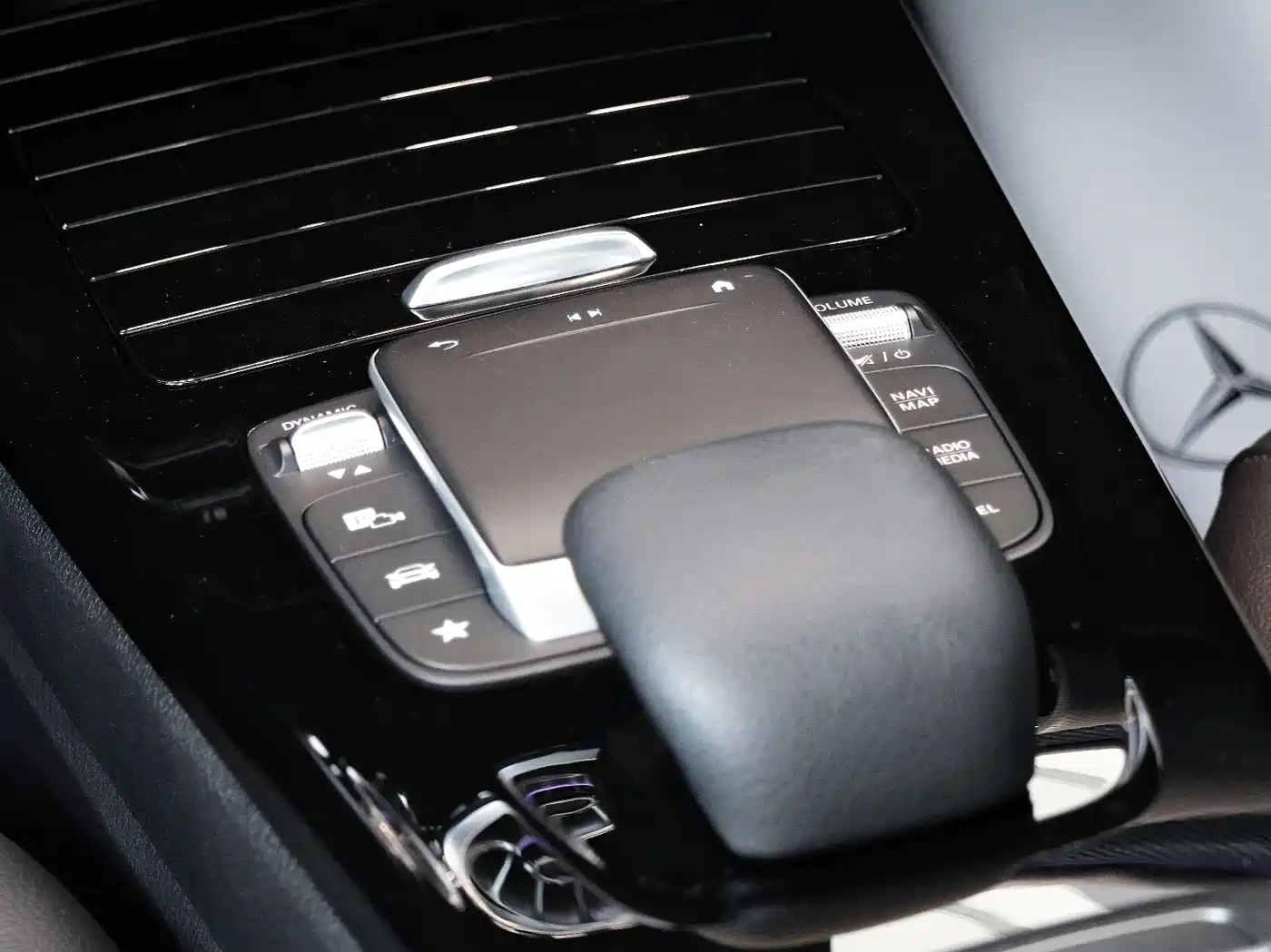 Mercedes-Benz A-Class 2022 Facelift A 200 L Sport Sedan Fashion Style фото 8