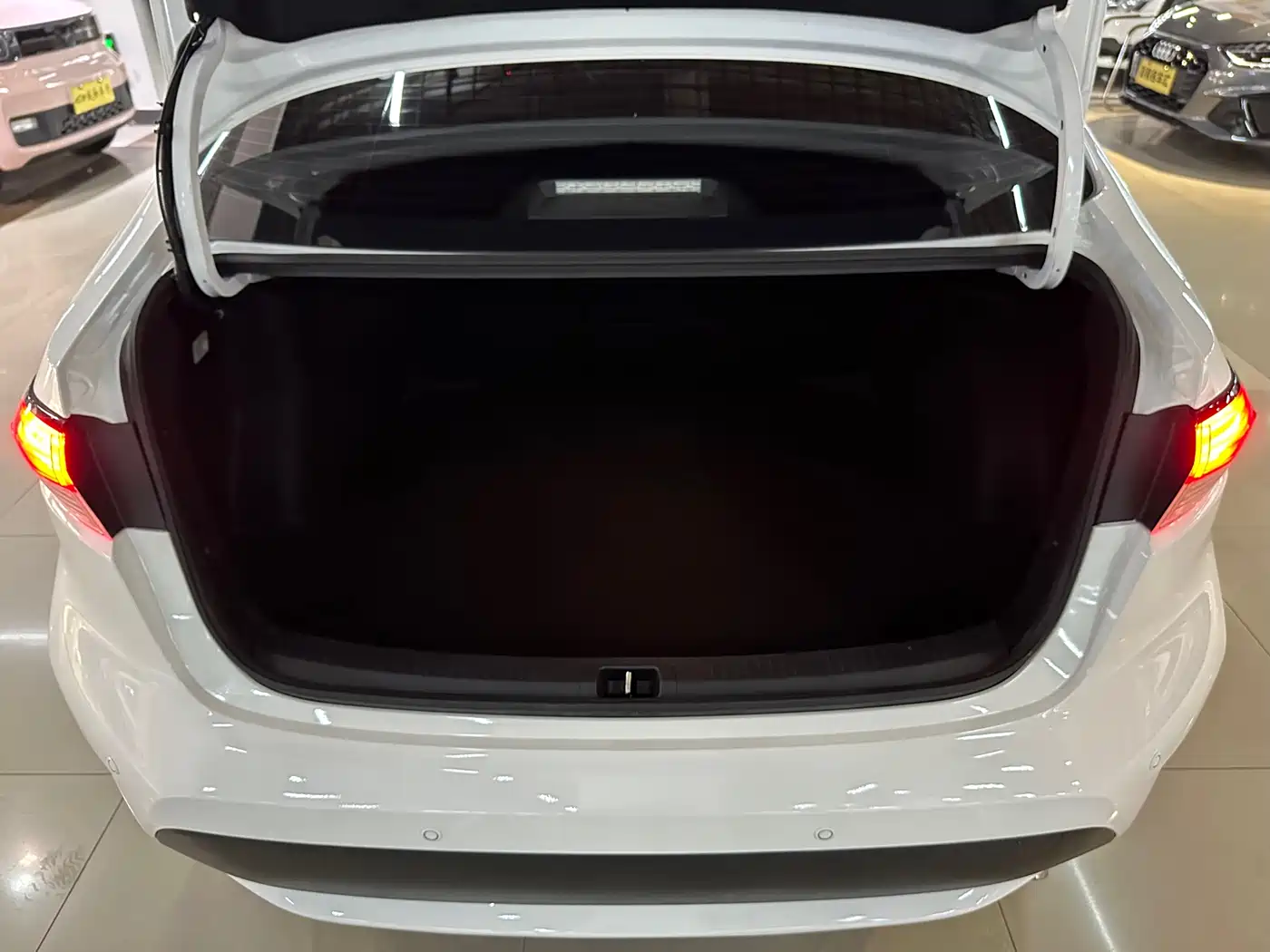 Toyota Levin 2022 Dual Engine 1.8H E-CVT Leading Edition фото 18