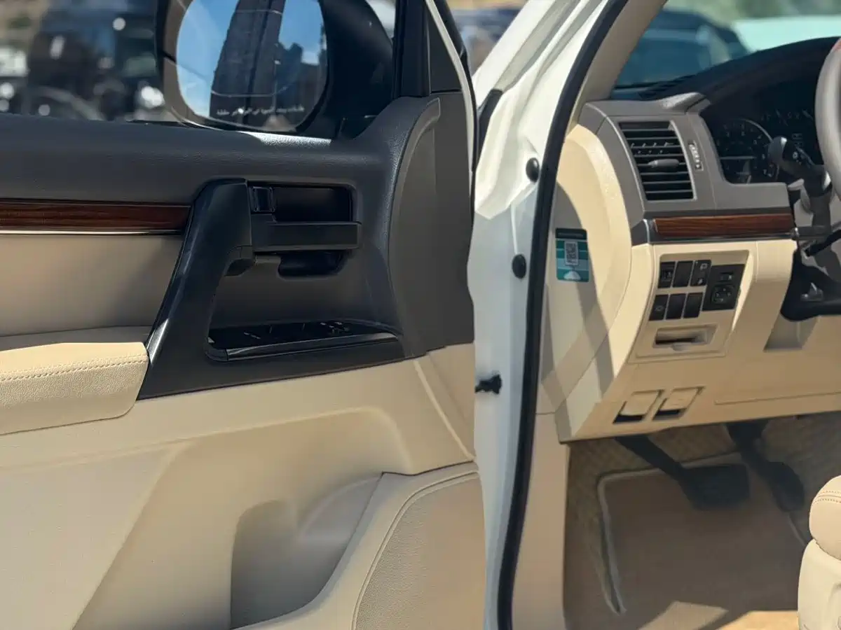 Toyota Land Cruiser (Import) 2019