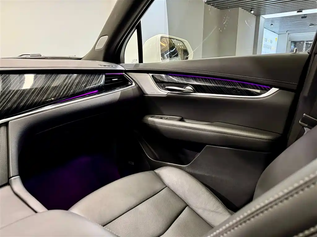 Cadillac XT6 2022 2.0T 6-Seater 4WD Luxury Edition фото 25