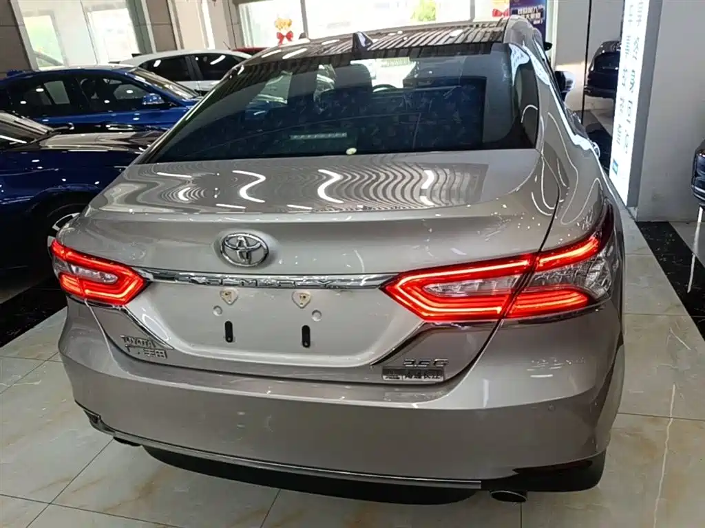 Toyota Camry 2018 2.5G Luxury Edition фото 6