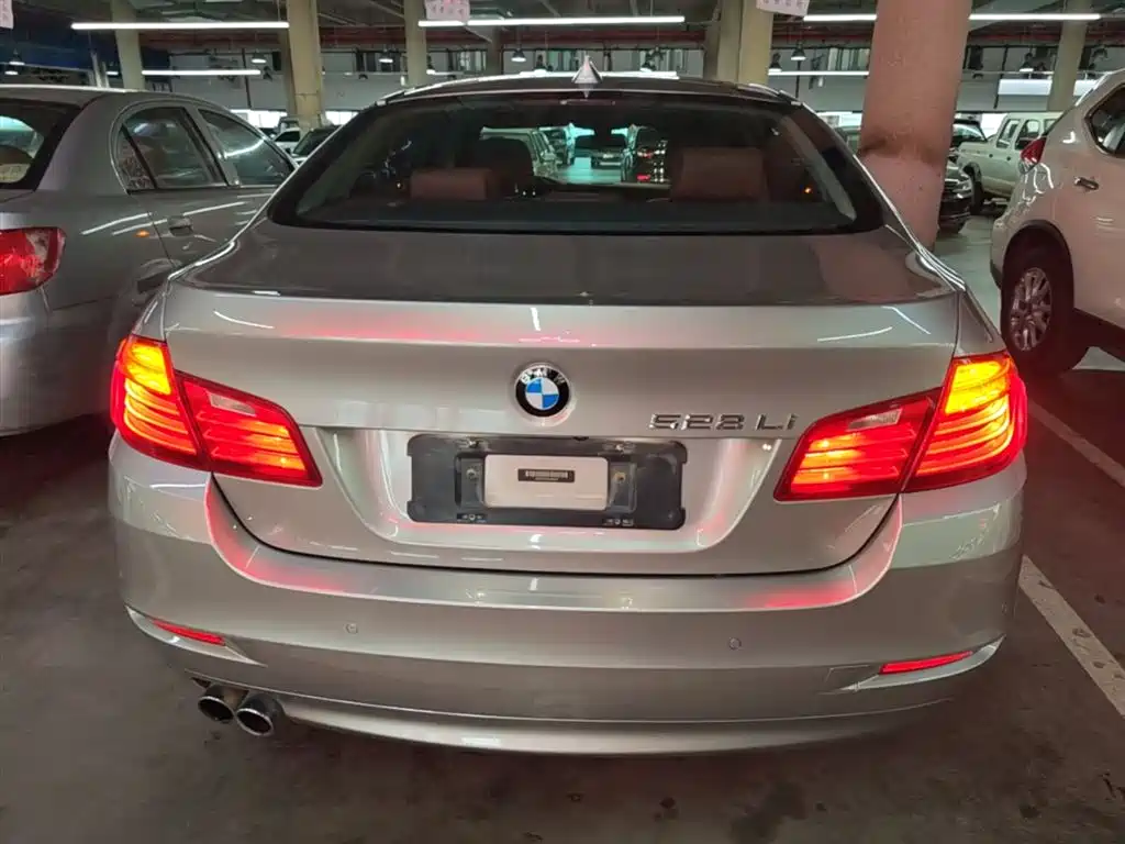 BMW 5 Series 2017 528Li Leading Edition фото 6