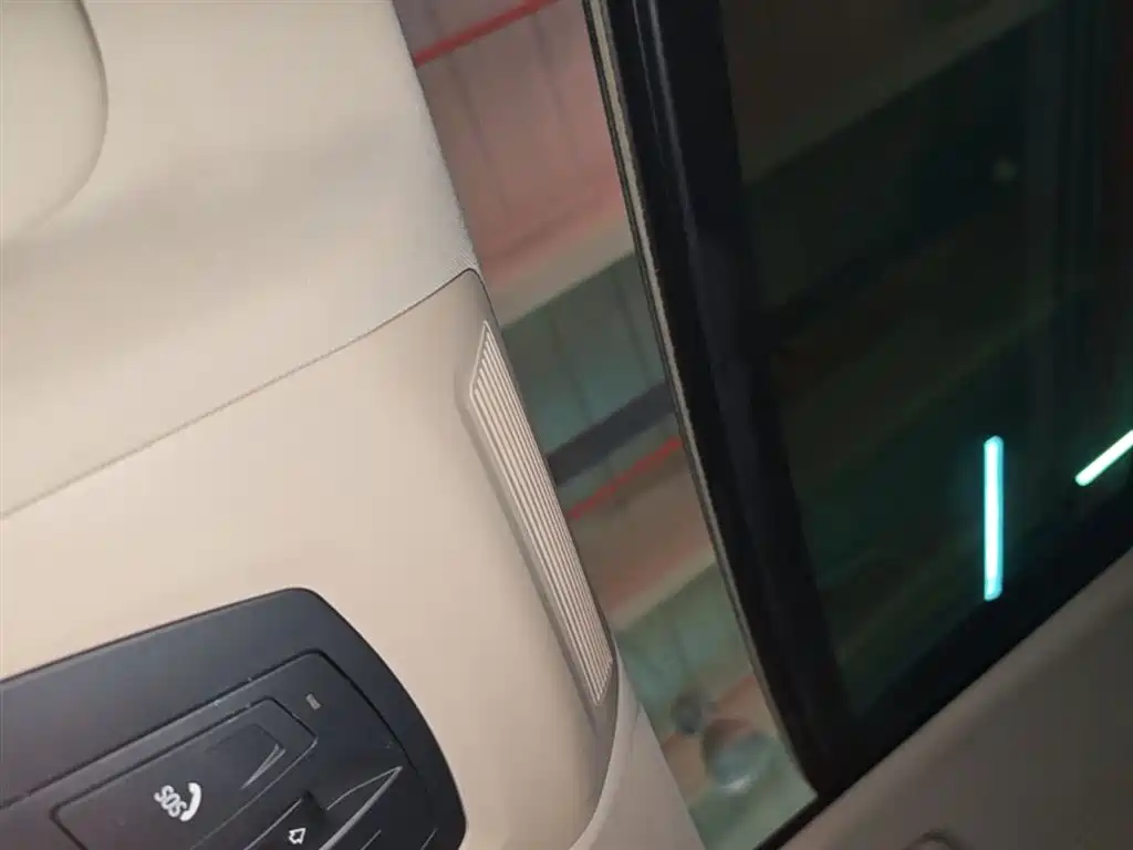 BMW 5 Series 2017 528Li Leading Edition фото 18
